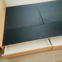 ダブルベッドの画像