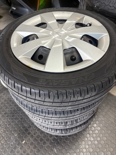 ダイハツ 純正ホイール ノーマルタイヤ155/65R14 走行500キロ程度 155/65R14 スチールホイール付きダイハツ純正ホイールキャップ
