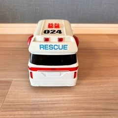 救急車　おもちゃの画像