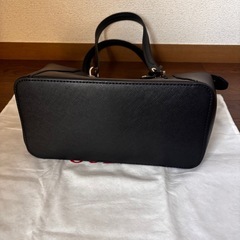 GUESSバッグの画像