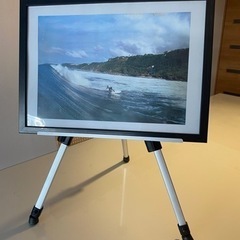 可調整アルミ製イーゼル。絵画、ホワイトボード用。の画像