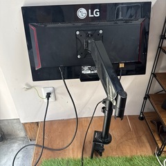 LG 24GM77-B モニターアーム付の画像
