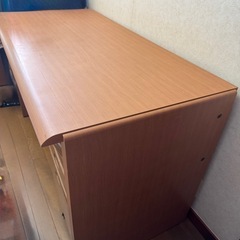 作業用デスクの画像