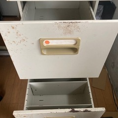 【引き取り内定】縦4段キャビネットの画像