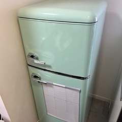 お洒落　1〜2人用冷蔵庫の画像