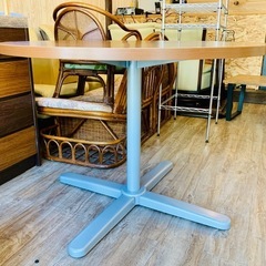 円形ダイニングテーブル⭐️【グッディーズ】の画像