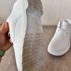 【ほぼ新品❣️】純白の革靴の画像