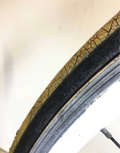 h-41△ q 岐阜発/ Momentum/ ピストバイク/ 700×25c/ 自転車/ サドル破れあり/ タイヤひび割れあり/ 走行確認/ 現状品/ 管06s/ R7.5/3 △