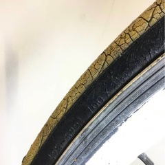 △ q 岐阜発/ Momentum/ ピストバイク/ 700×25c/ 自転車/ サドル破れあり/ タイヤひび割れあり/ 走行確認/ 現状品/ 管06s/ R7.5/3 △の画像