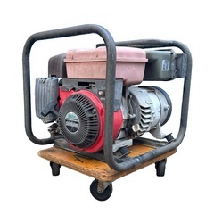  ◯ジャンク 手渡しのみ 新ダイワ エンジン発電機 出力2.4kVA shindaiwa EGM24L-B 60Hz ガソリンエンジン 中古品■ジモティ姫路の画像