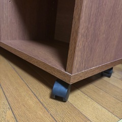 キャスター付き木製頑丈収納棚の画像