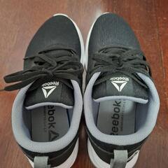 Reebokキッズスニーカーの画像
