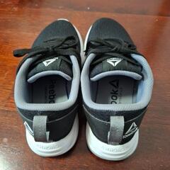 Reebokキッズスニーカーの画像