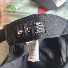 PUMA、NIKE、オークリーのキャップセットの画像