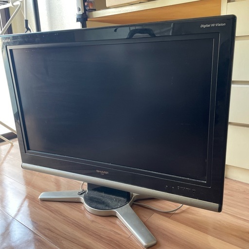 【週末限定！】SHARP AQUOS 液晶テレビ　32インチ　LC-32D10 Amazon | シャープ 32V型 ハイビジョン 液晶テレビ レッド AQUOS
