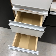 ランドリー用チェスト　1枚扉　4段　キズ有　ホワイト　【トレファク堺福田】の画像