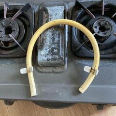 ガスコンロテーブル・パロマ・ 2バーナー・（都市ガス用）・グレー・使用感あり。【引取りに来れる方の価格です】・冷蔵庫 / 洗濯機 / ｵｰﾌﾞﾝﾚﾝｼﾞ等とのｾｯﾄ購入の方は割引致します！・お問い合わせ～2日以内のお約束で5%割引致します！・★多品種投稿していますので投稿者Skyy Blueをｸﾘｯｸ願います★彡の画像