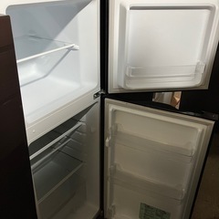 O 2507-793 エスキュービズム 2ドア冷蔵庫 WR-2138BK 2017年製 定格内容積 138L 動作確認済み キズ 汚れありの画像