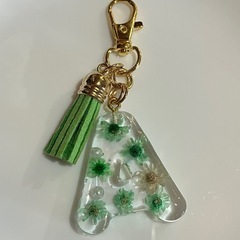 ハンドメイド＊レジンキーホルダー(緑)の画像