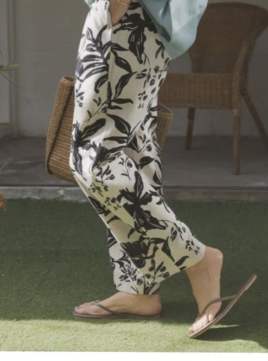 URBAN RESEARCH DOORSリネンレーヨンフラワーパンツ　サイズM