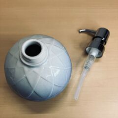 九谷焼 九谷彩釉 ソープボトル TEMARI（ブルー）約350mLの画像