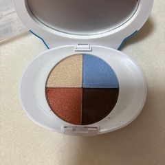 ハチワレアイシャドウパレットの画像
