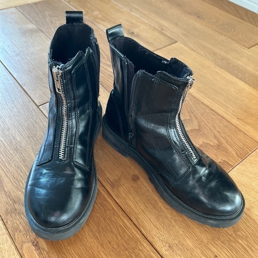 【新品、未使用】ZARAトレッキング　スノー　ブーツ　25cm キッズ 撥水ショートブーツ スキーコレクション - ブラック | ZARA