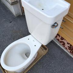 ＼まだまだ現役で使えます！／
TOTO製 中古洋式トイレ本体セット【便座なし】取り外し済み・すぐ設置可能！の画像