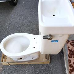 ＼まだまだ現役で使えます！／
TOTO製 中古洋式トイレ本体セット【便座なし】取り外し済み・すぐ設置可能！の画像