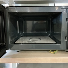 目玉商品👀✨　YAMAZEN 2020年製 YRL-F180 黒 電子レンジ　の画像