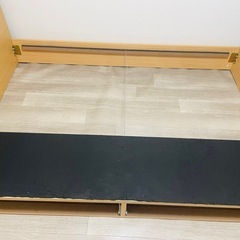 ダブルベッドの画像