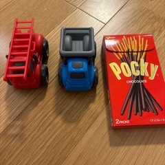 【美品】おもちゃ　車2台セットの画像