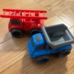 【美品】おもちゃ　車2台セットの画像