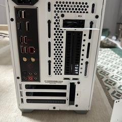 自作PCの取り外しパーツの画像