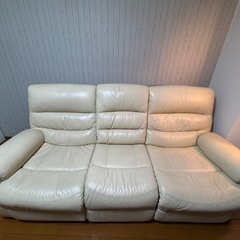 【早い者勝ち】テーブル付き3Pリクライニングソファ【ニトリ】の画像