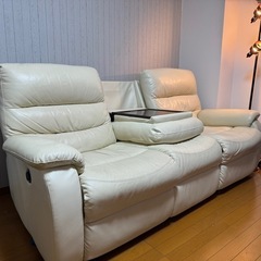 【早い者勝ち】テーブル付き3Pリクライニングソファ【ニトリ】の画像