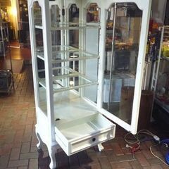 アンティーク調 木製 キュリオケース ホワイト 高さ160cm 照明付き 猫脚 コレクションボード 札幌市東区 新道東店の画像
