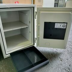 ジャングル和泉大型良品館　金庫　diplomatの画像