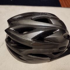 超軽量自転車用ヘルメット（男女兼用）1回使用の画像