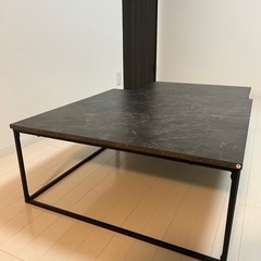 【取引中】LOWYA 大理石柄 ネストテーブル（大・小2点セット）の画像