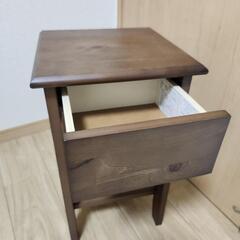 サイドテーブルの画像