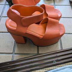 エモダサンダルの画像