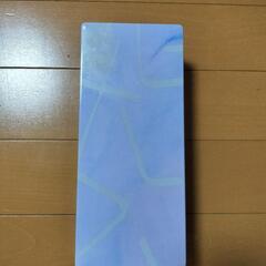 お菓子の缶の画像