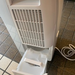 シャープ家庭用除湿機冷風機CM-R100の画像