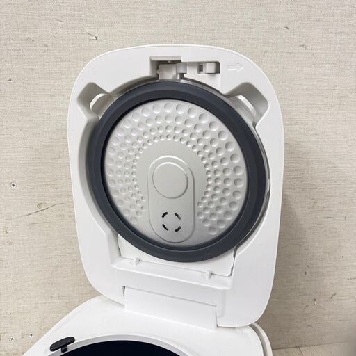  24780  IH炊飯器 TOSHIBA 2019年製 3合 ◆大阪市内・東大阪市他 6,000円以上ご購入で無料配達いたします！◆