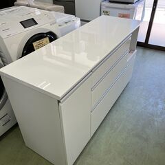 【リサイクルショップ ピカソ 小松原】🎉【幅150cm‼️】鏡面ホワイトの大型キッチンカウンター✨スライド棚＆引き出し収納付き🎁おそらくニトリ製✨★2115★の画像
