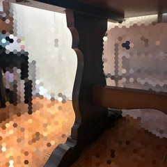 しっかりしたダイニングテーブル　4人がけ　レトロ　　の画像