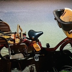 電動アシスト自転車　パナソニック　ギュット　バッテリー：　13.2Ah、充電器付、機関良好、内装3段ギヤ、子供乗せ電動自転車です。の画像