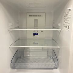  24765  【美品】一人暮らし2D冷蔵庫　つけかえどっちもドア　ガラストップ　プラズマクラスター SHARP 2023年製 152L ◆大阪市内・東大阪市他 6,000円以上ご購入で無料配達いたします！◆ ※高槻・枚方方面◆西宮・尼崎方面◆生駒方面　それぞれ条件付き無料配送あり！            の画像
