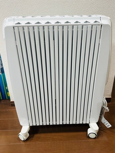 デロンギ ドラゴンデジタル オイルヒーター　TDD0915W　10〜13畳